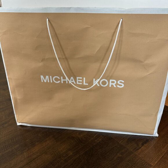 Mickael Kors Large Tote Bag - Picture 7 of 7
